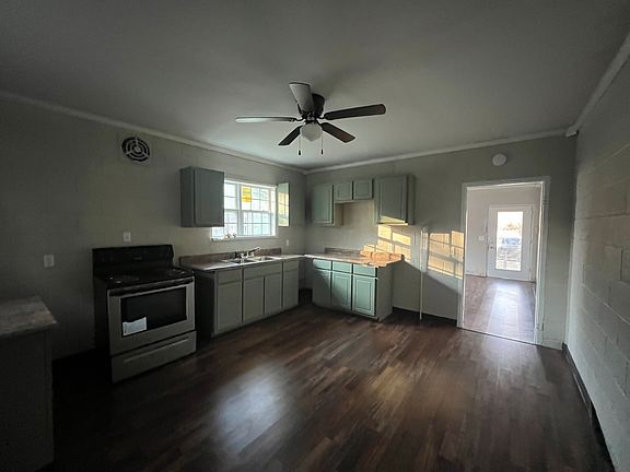 2nd image of 439 Saint Paul St