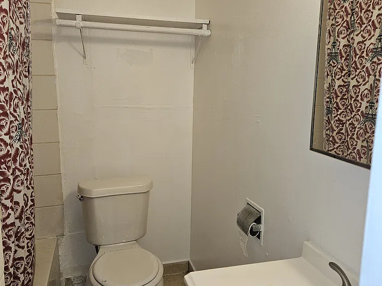 204 E Dullnig Ct #1 — Photo 4