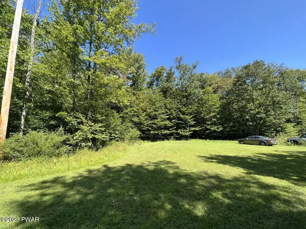 12 & 13 Country Ln, Newfoundland, PA 18445