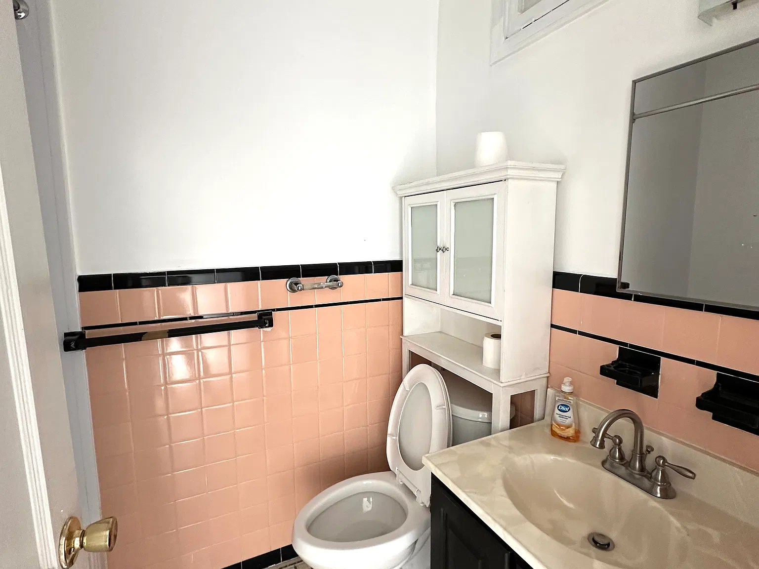 2 bed, 850 sqft, $1,450 — Photo 4