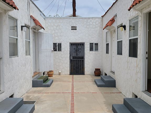 5th image of 1195 W 30th St #1/4