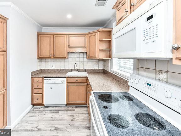 3rd image of 2960 S Columbus St #3259