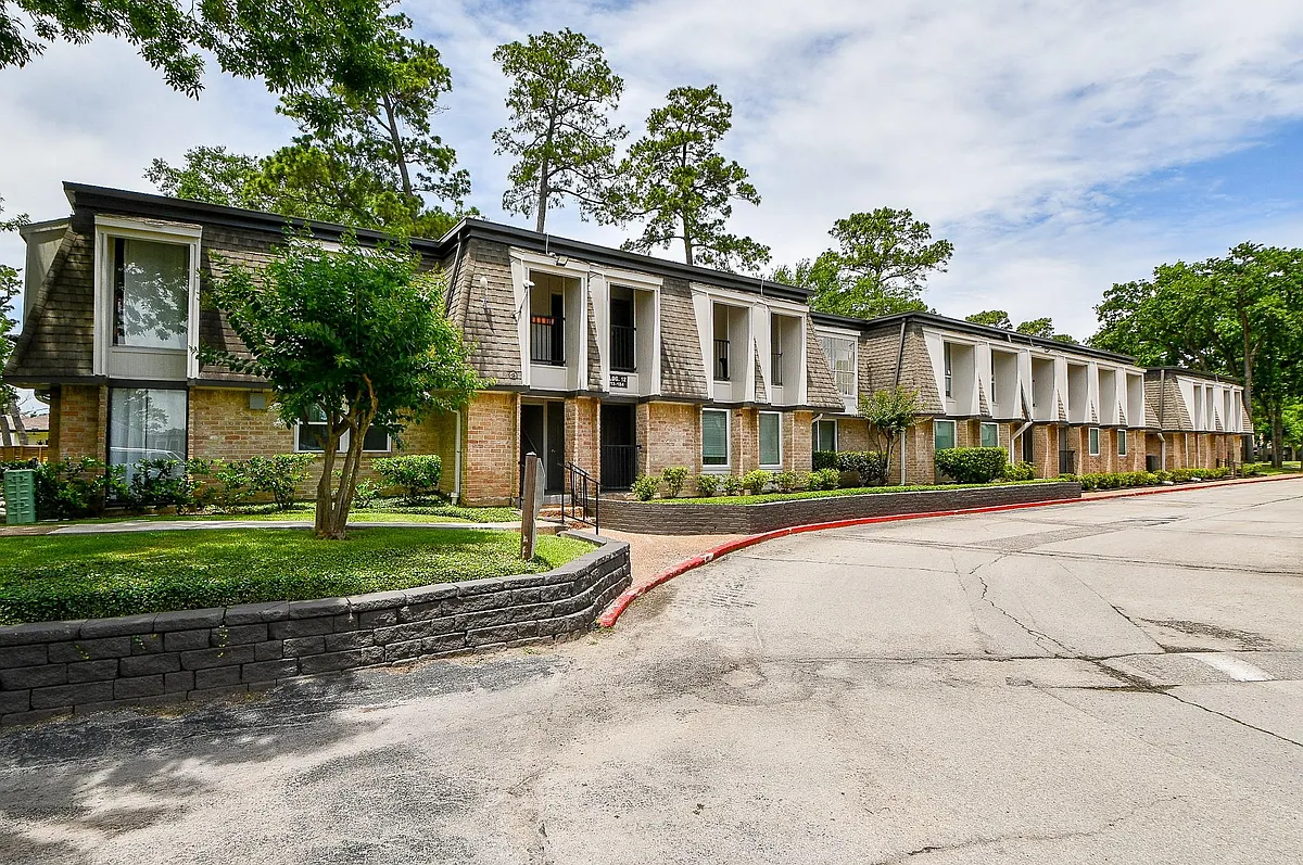 Building Photo - 12633 Memorial Dr #114