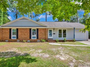 511 Shoreline Dr, Fayetteville, NC 28311