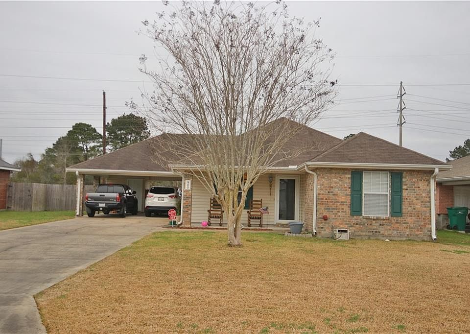 1st image of 900 McDaniel Dr