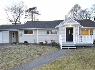 937 Algonquin Rd, Niskayuna, NY 12309