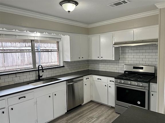 5th image of 5218 De Milo Dr