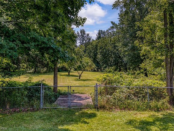 3rd image of 27323 Capel Rd