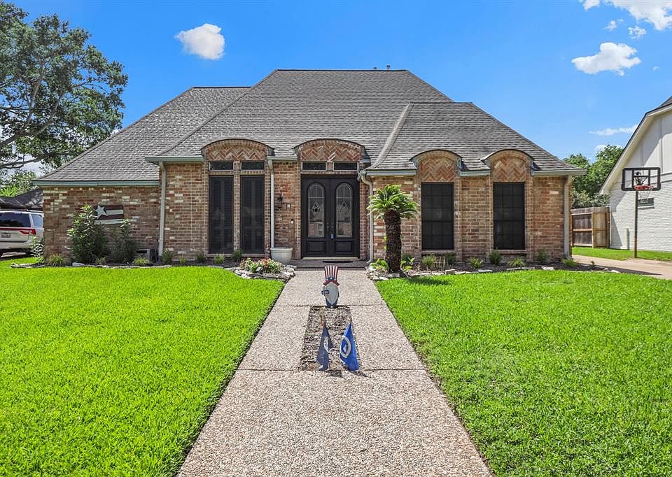 1st image of 534 Ellingham Drive