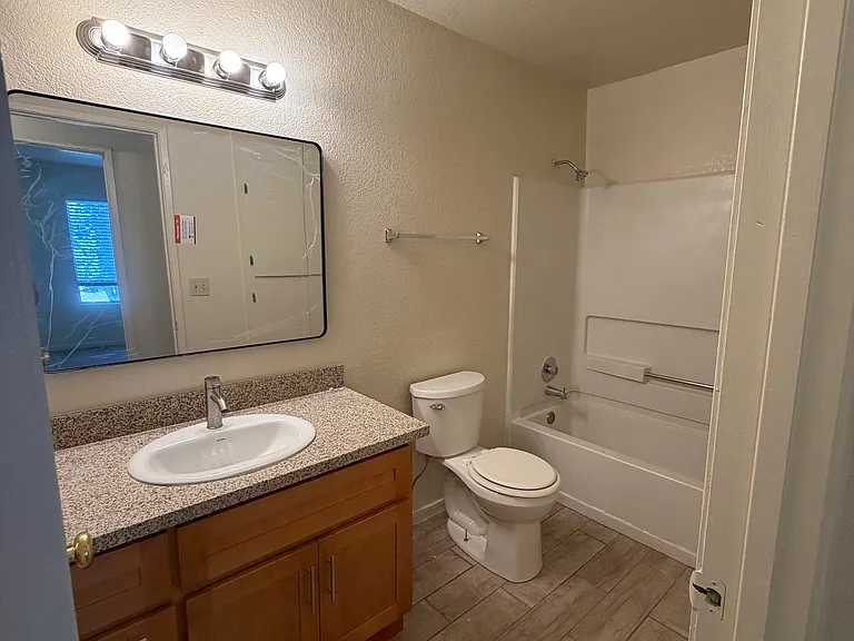 1201 S Central Ave #25 — Photo 8