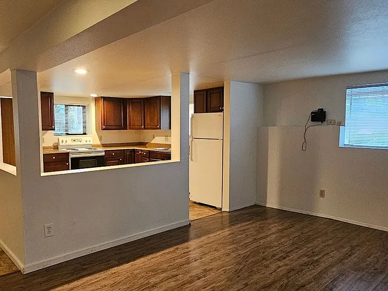 5302 9th Ave NE #2 — Photo 1