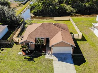 2414 SW Fairgreen Rd, Port Saint Lucie, FL 34953