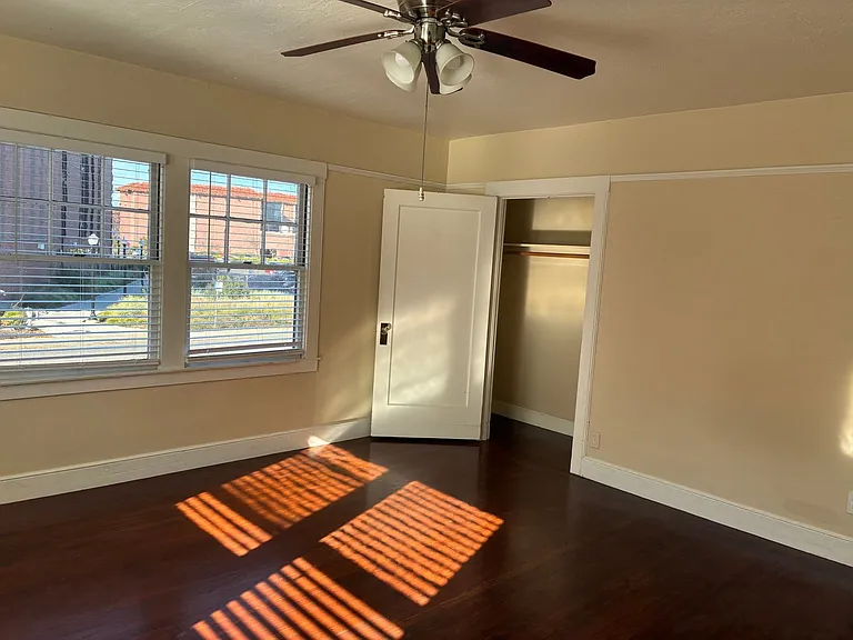 2060 Sutterville Rd — Photo 8