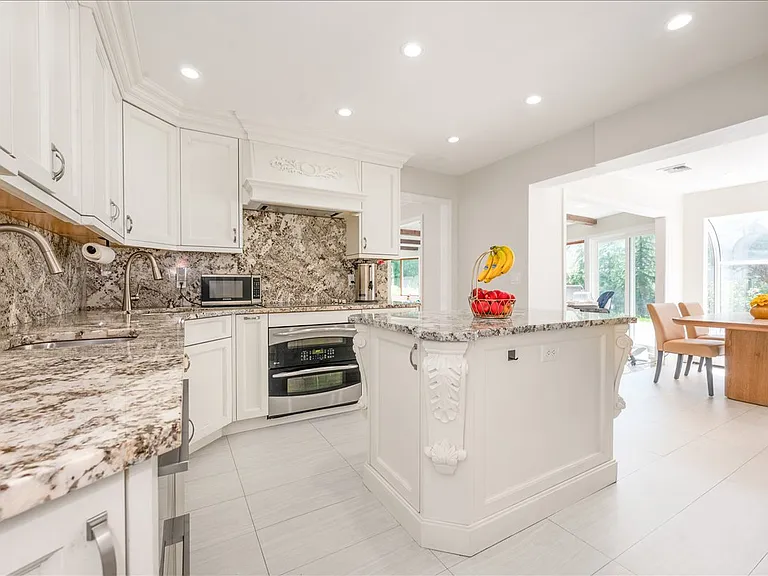70 Longfellow Rd — Photo 11