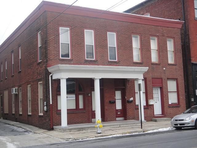 1st image of 748 Willow St