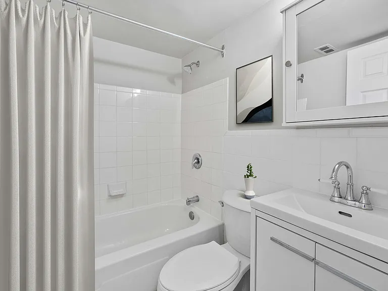 9 Riverdale Dr #205 — Photo 8