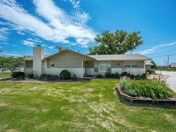 452 S Meadowhaven St, Wichita, KS 67209