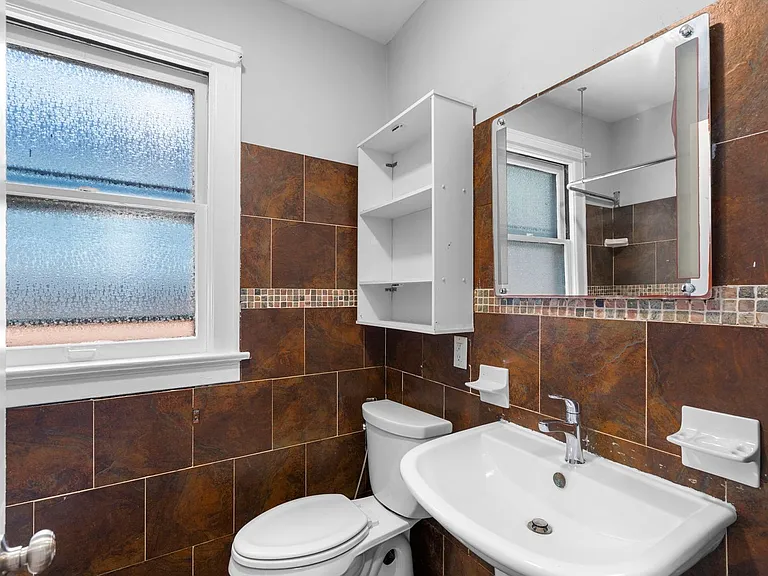 4011 McDonald Ave — Photo 11
