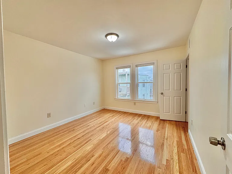 12 Boyd St #3 — Photo 7