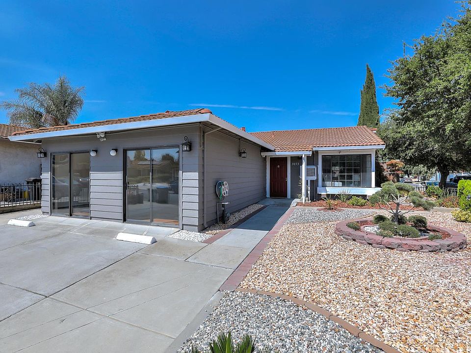 1st image of 3053 Pavan Dr