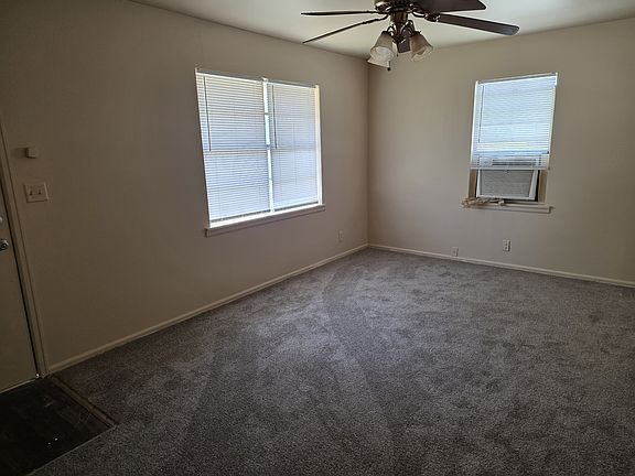 5th image of 1120 W Spring St