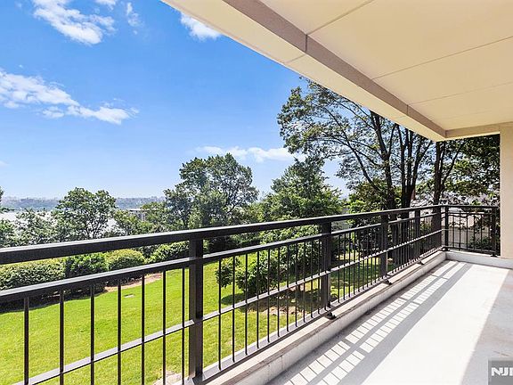 3rd image of 1 Horizon Rd #G2