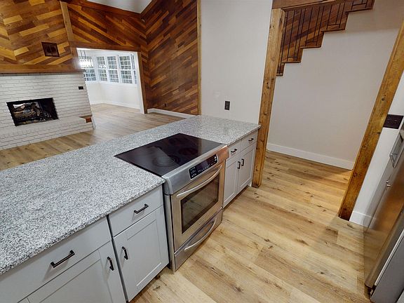 2nd image of 4703 S Canterbury Ct