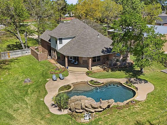 3rd image of 1930 Old River Rd