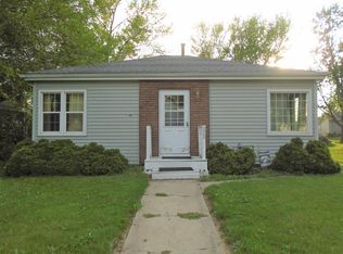 220 S 1st St, Ogden, IA 50212