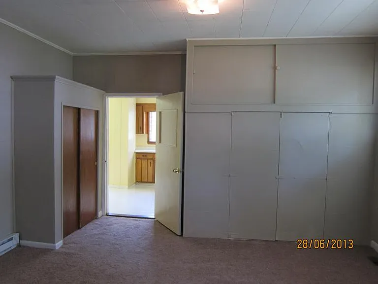 372 Oliver St — Photo 4