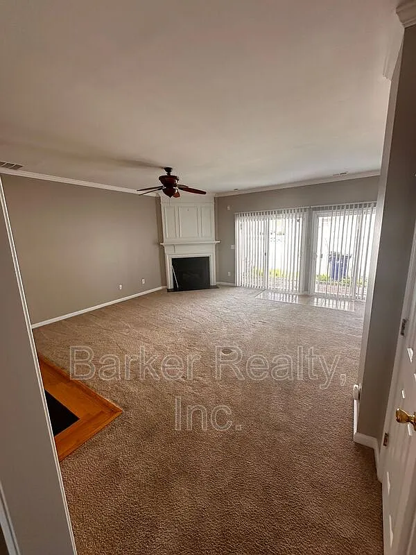 3 bed, 2.5 bath, 1344 sqft, $1,600 — Photo 4