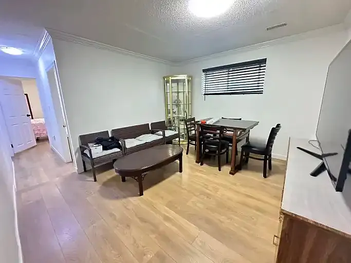 3 bed, 2.0 bath, 860 sqft, $2,700 — Photo 2