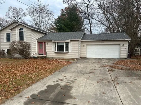 2046 N Roberts Rd, Muskegon, MI 49445