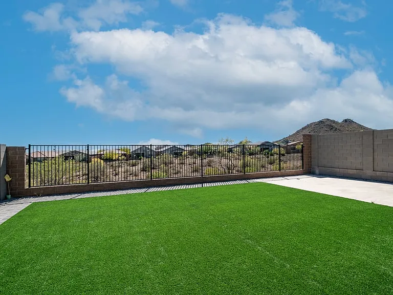 13303 W Eagle Feather Rd — Photo 27