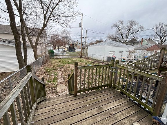 4th image of 968-970 Wilson Ave