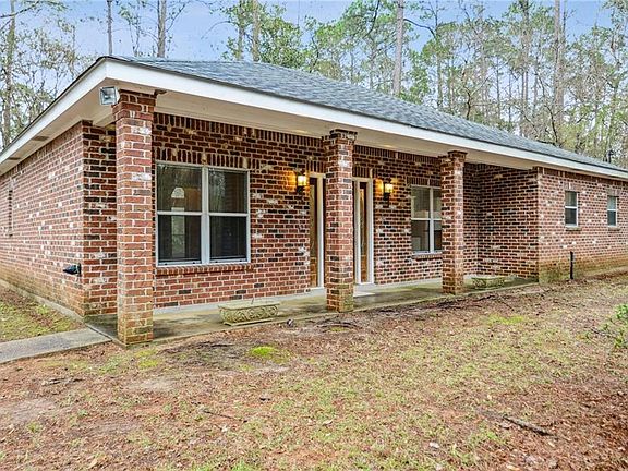 3rd image of 102 Woodland Dr