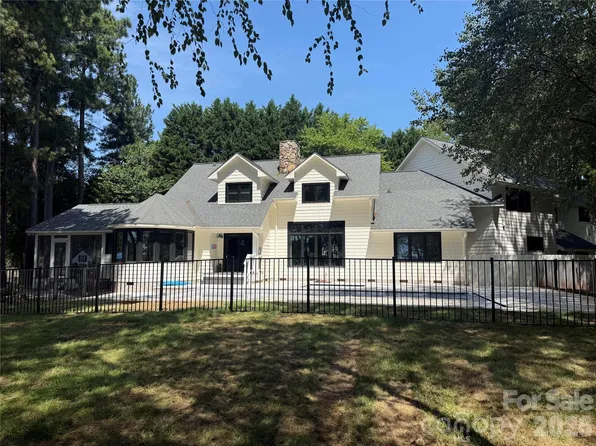 9265 Belle Pines Ct, Sherrills Ford, NC 28673