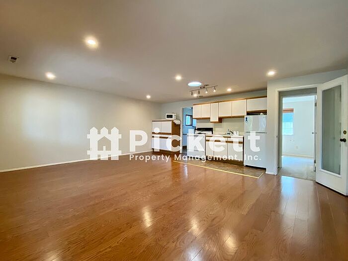 1st image of 721 NE Woods Pl