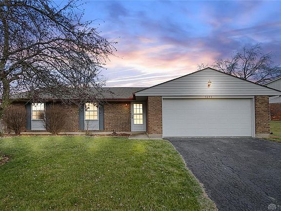 3rd image of 5045 Larchview Dr