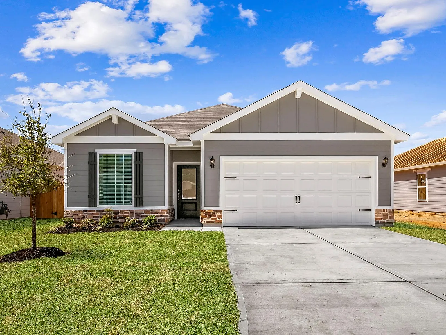 3 bed, 2.0 bath, 1570 sqft, $2,175 — Photo 1