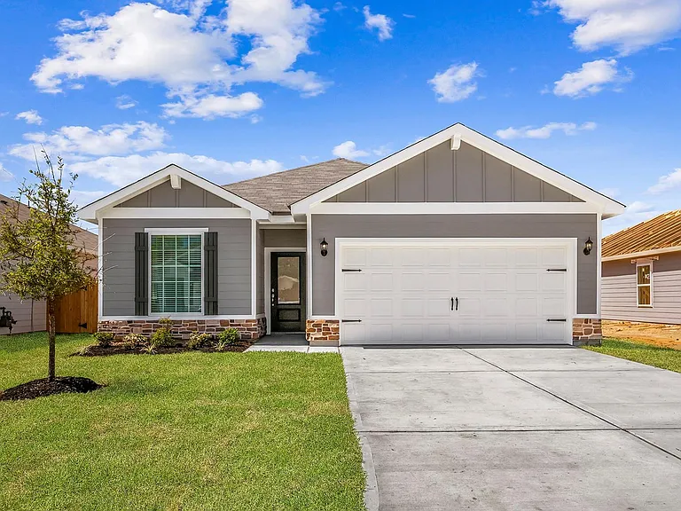 15631 Plum Brook Dr — Photo 1