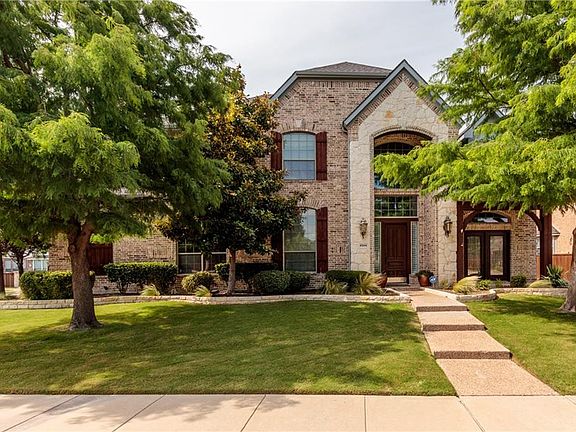 2nd image of 2304 Idlewild Dr