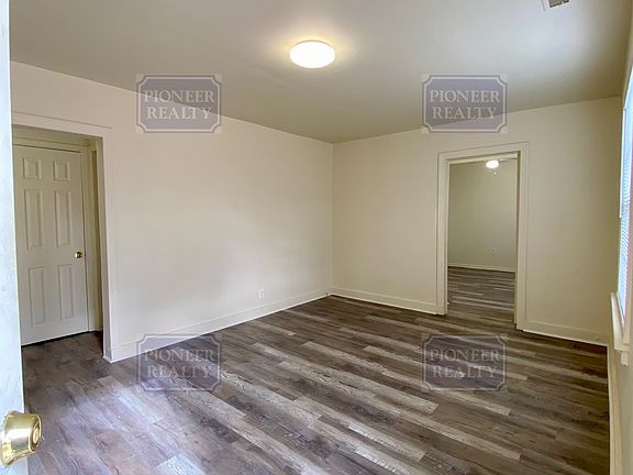 2nd image of 102 Brenton St