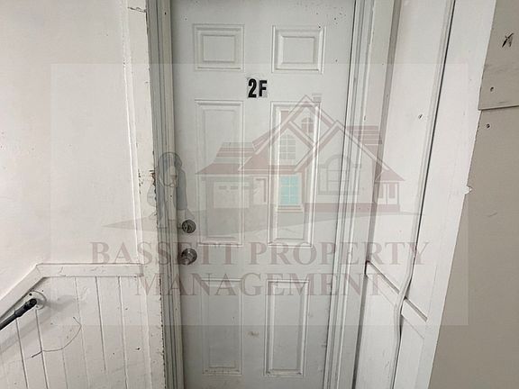 2nd image of 25 New St APT 2