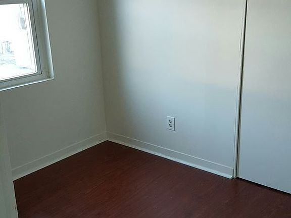 3rd image of 721 E Lincoln Hwy APT C