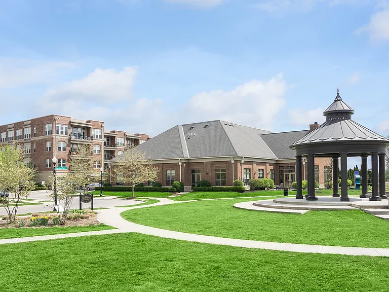 Harrison Park Apartments — Photo 43