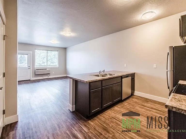 England Blvd. Apartments — Photo 16