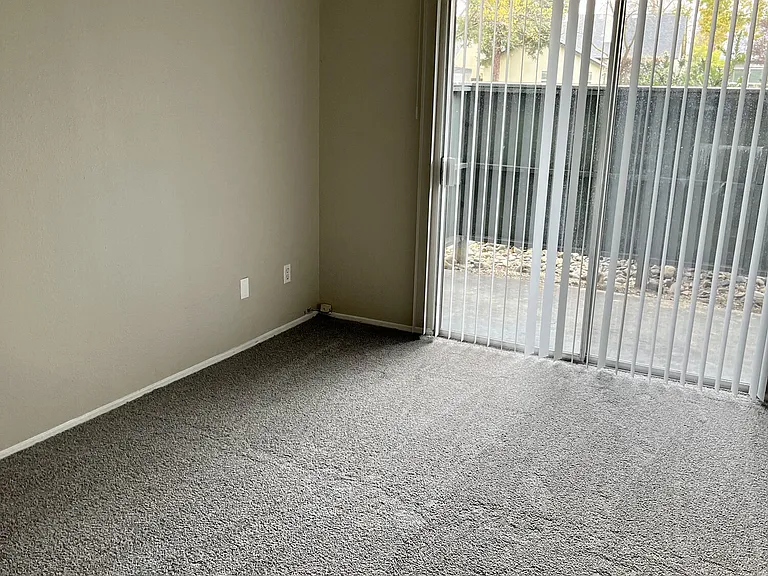 Glenbrook Apartments — Photo 50
