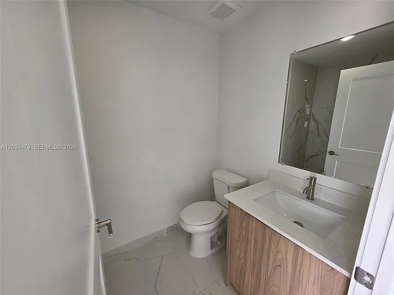 1305 NW 4th Ter #1305 — Photo 9
