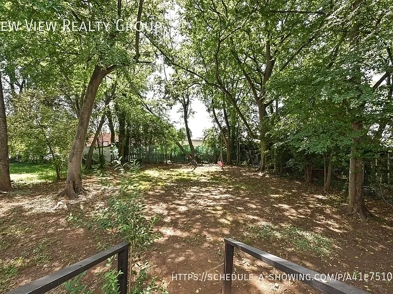 1025 Ambassador St — Photo 19